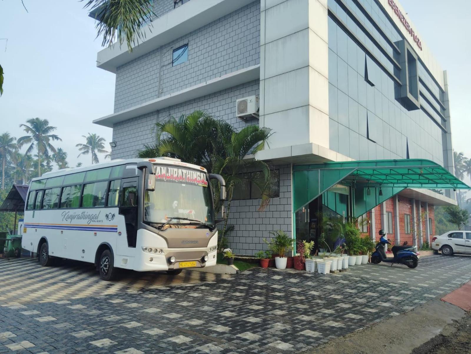 Ebenezer Plaza Hotel Nedumbassery Exterior foto