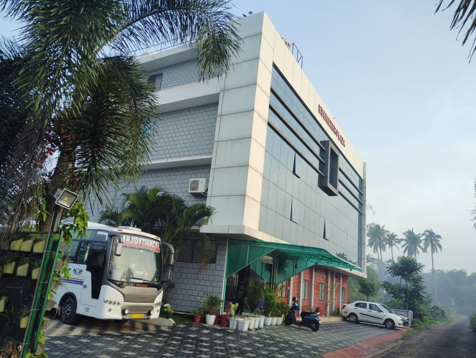 Ebenezer Plaza Hotel Nedumbassery Exterior foto