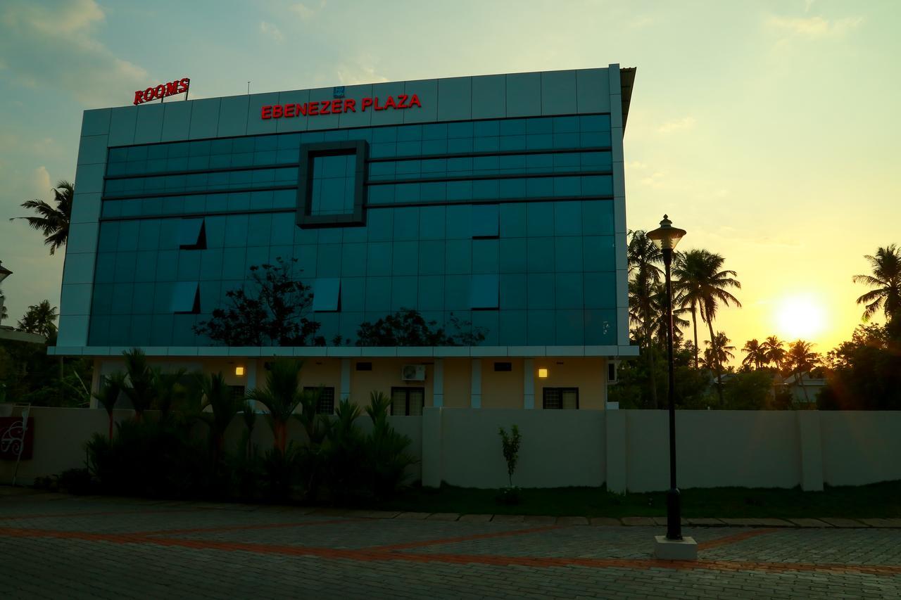 Ebenezer Plaza Hotel Nedumbassery Exterior foto